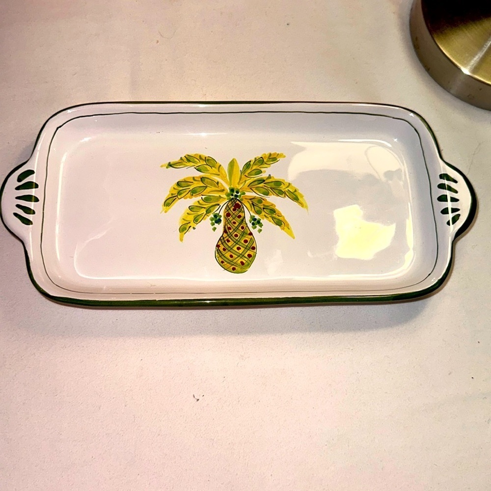 Barbara Finaness ceramic pineapple dish